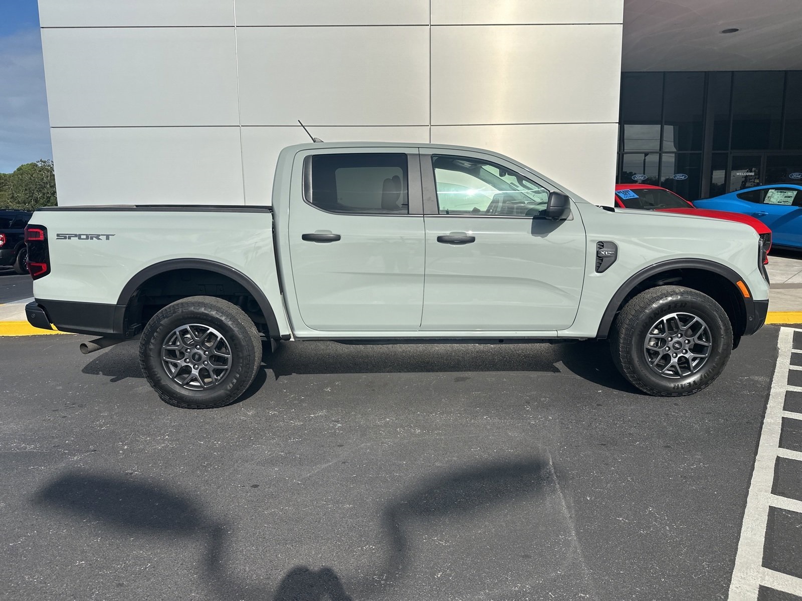 2024 Ford Ranger XLT photo 2