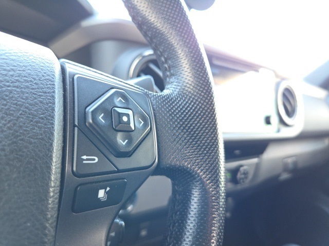 2016 Toyota Tacoma TRD Sport photo 20