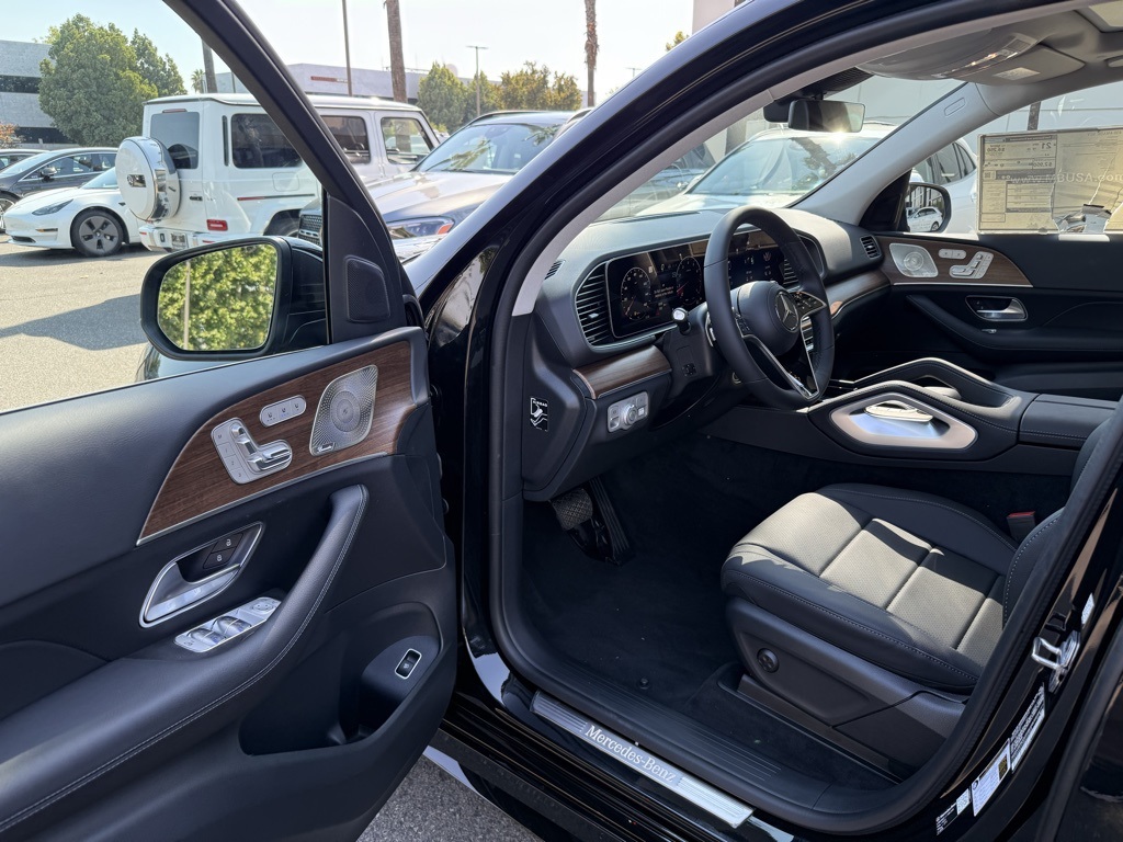 2026 Mercedes Benz GLE 450 4MATIC photo 2