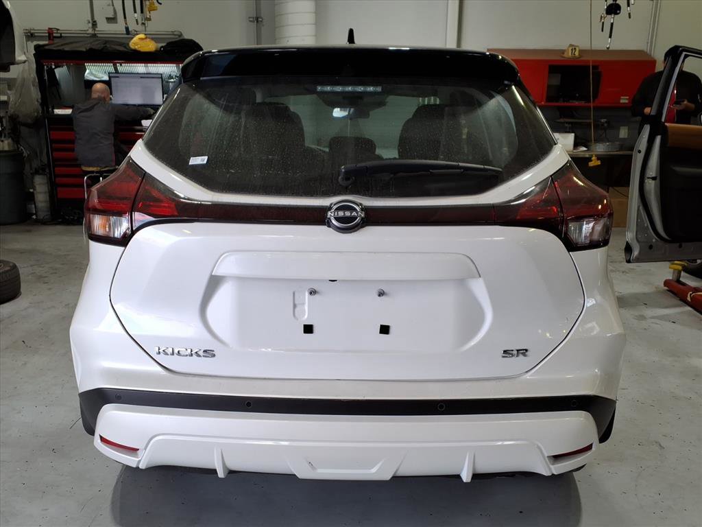 2024 Nissan Kicks SR photo 2