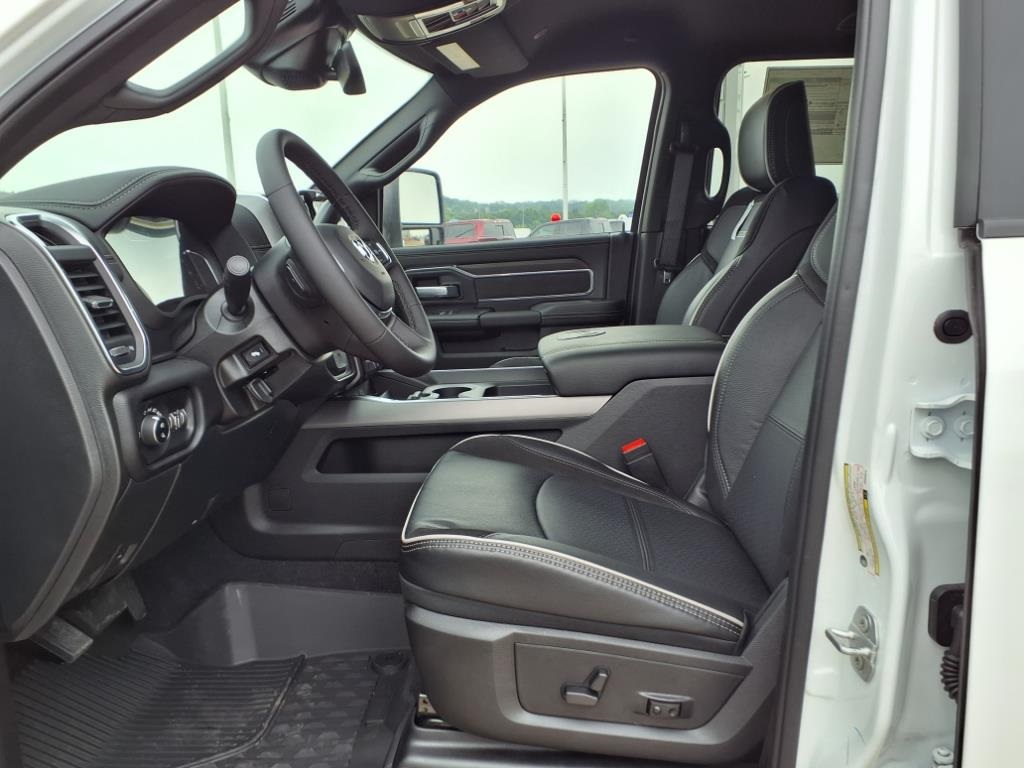 2025 Ram 3500 Laramie photo 12