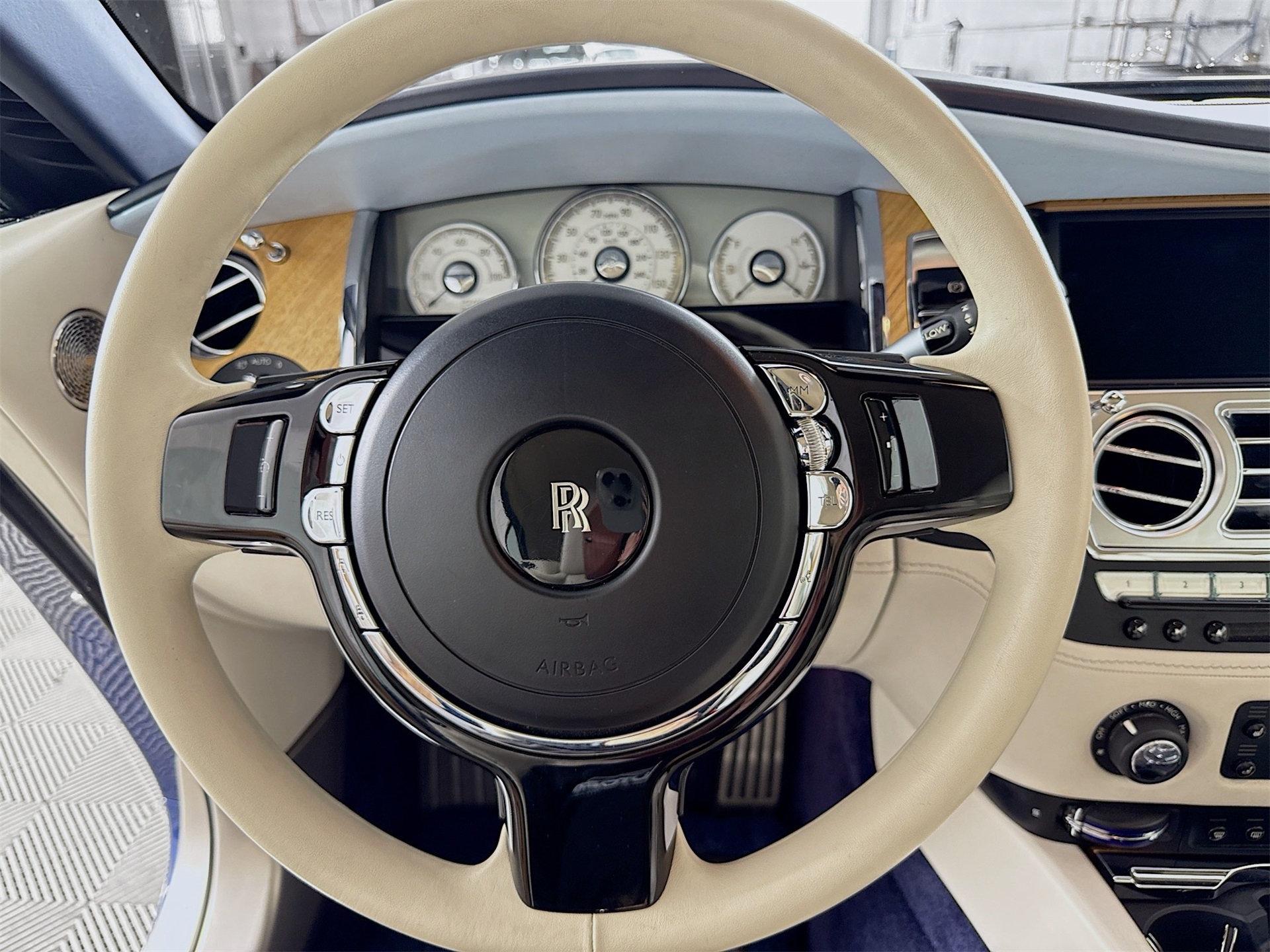 2018 Rolls Royce Dawn RR6 photo 10