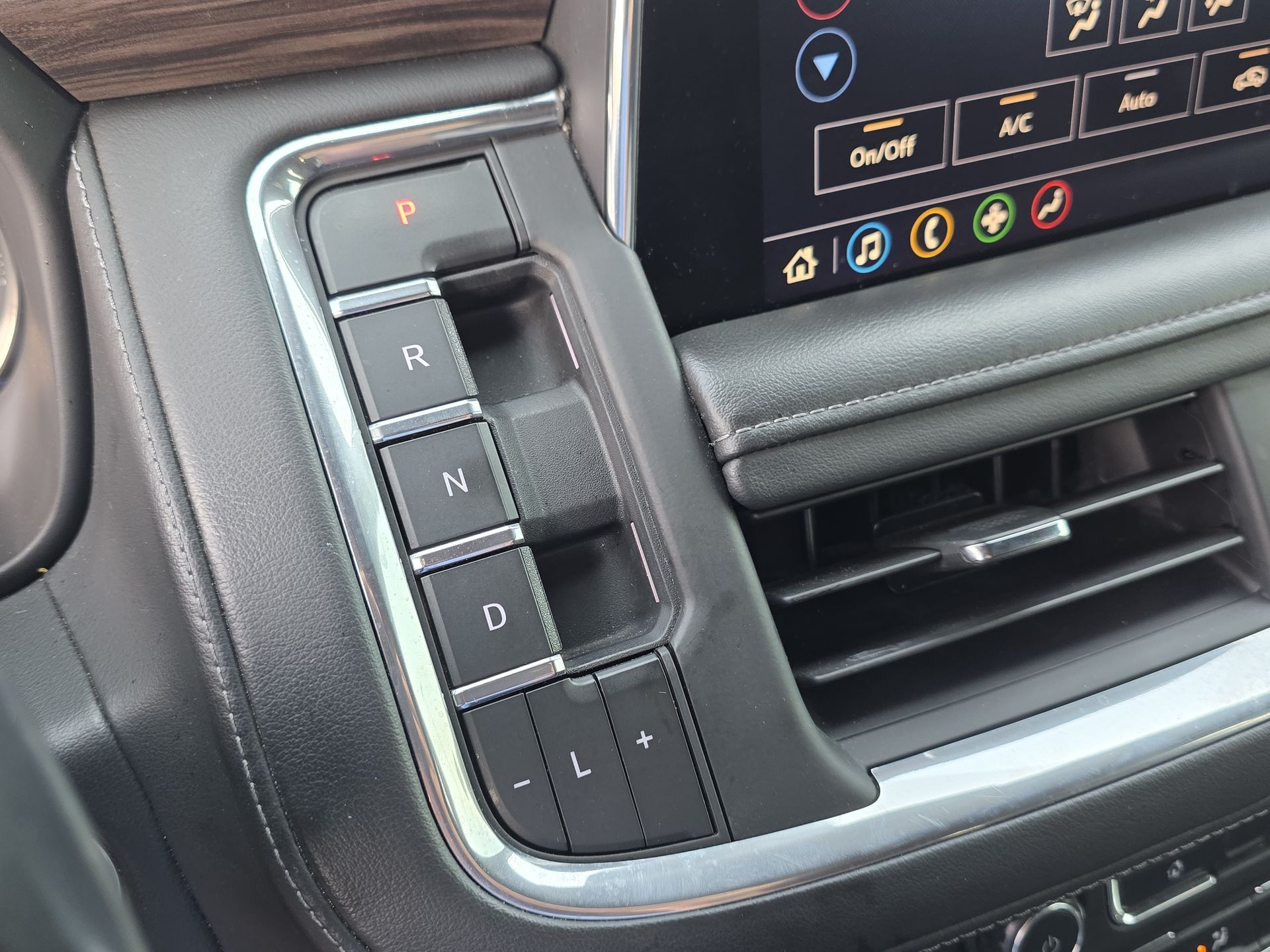 2021 Chevrolet Tahoe LT photo 14