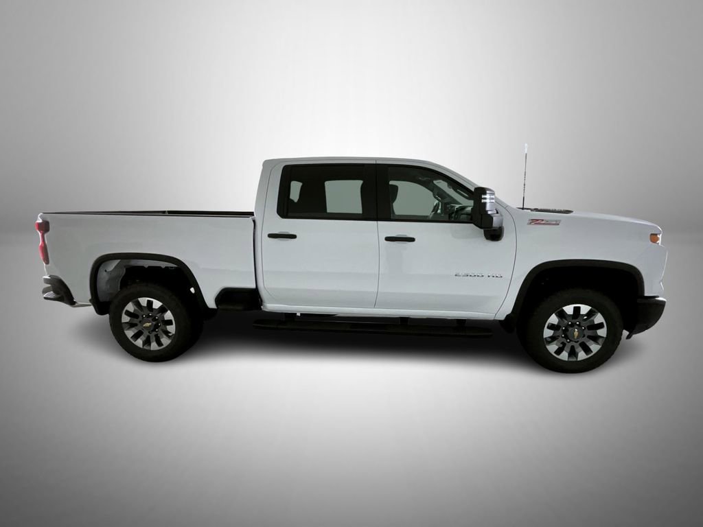 2026 Chevrolet Silverado 2500HD Custom photo 4