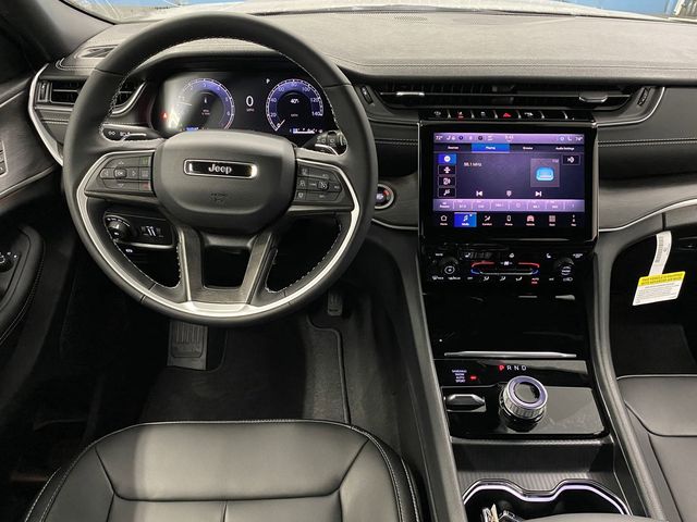 2025 Jeep Grand Cherokee Limited photo 5
