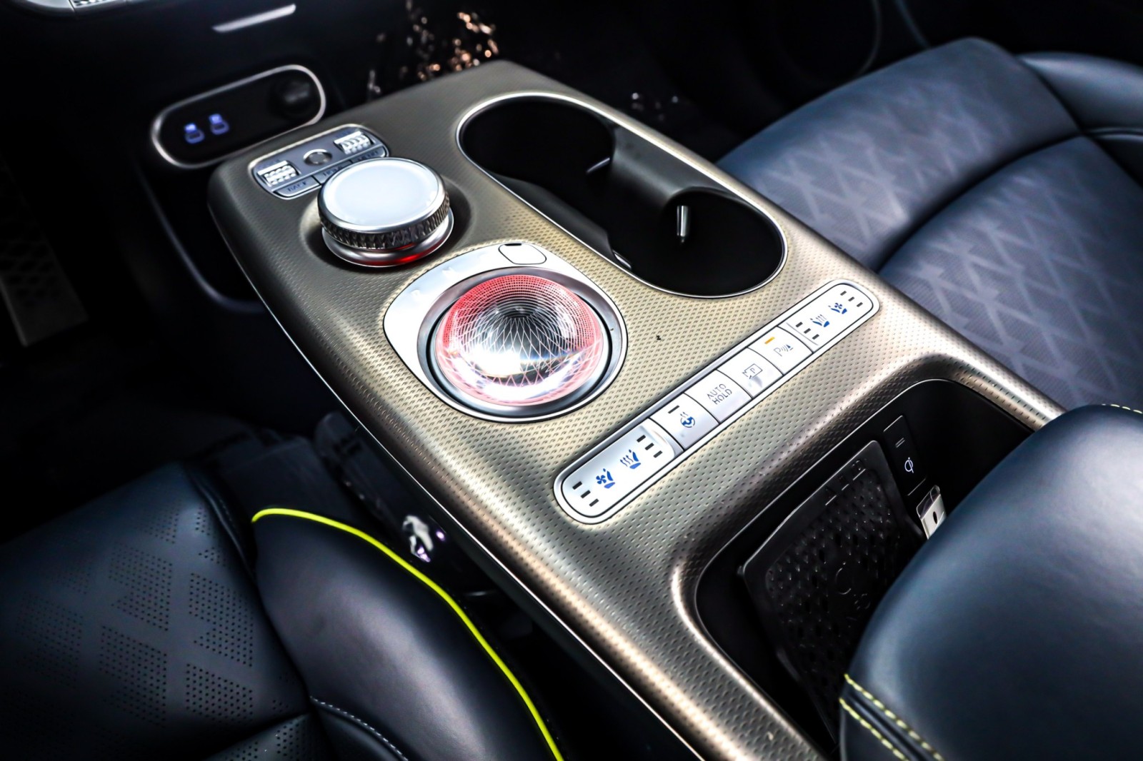 2023 Genesis GV60 Performance photo 3