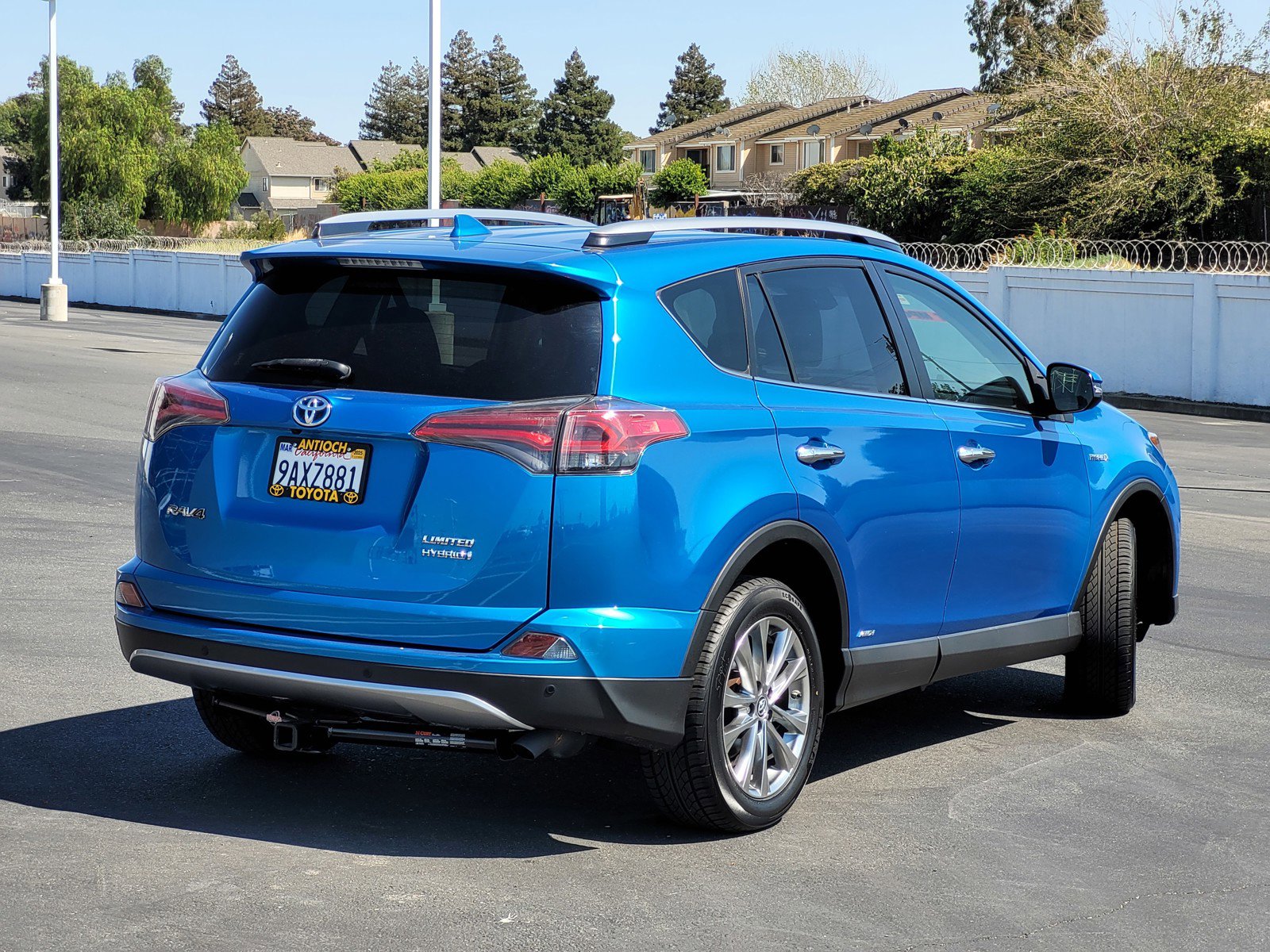 2018 Toyota RAV4 Hybrid Limited photo 4