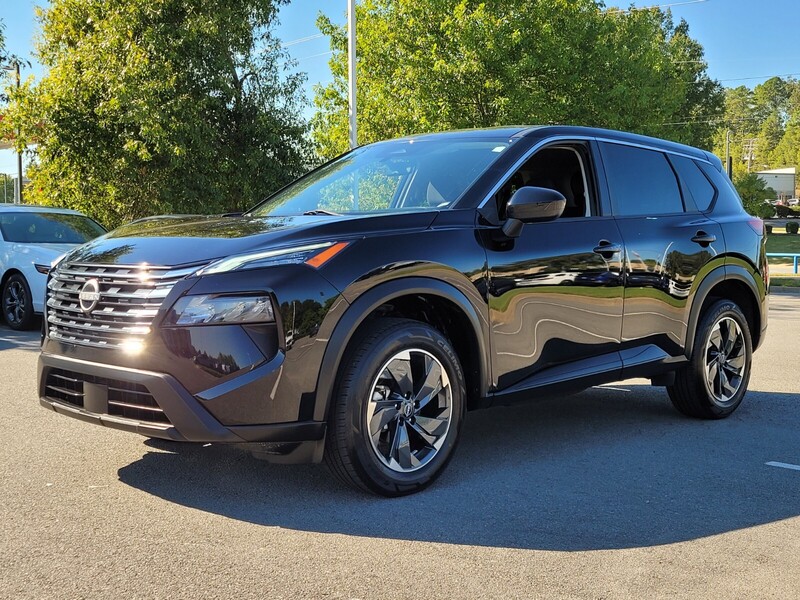 2024 Nissan Rogue SV photo 4