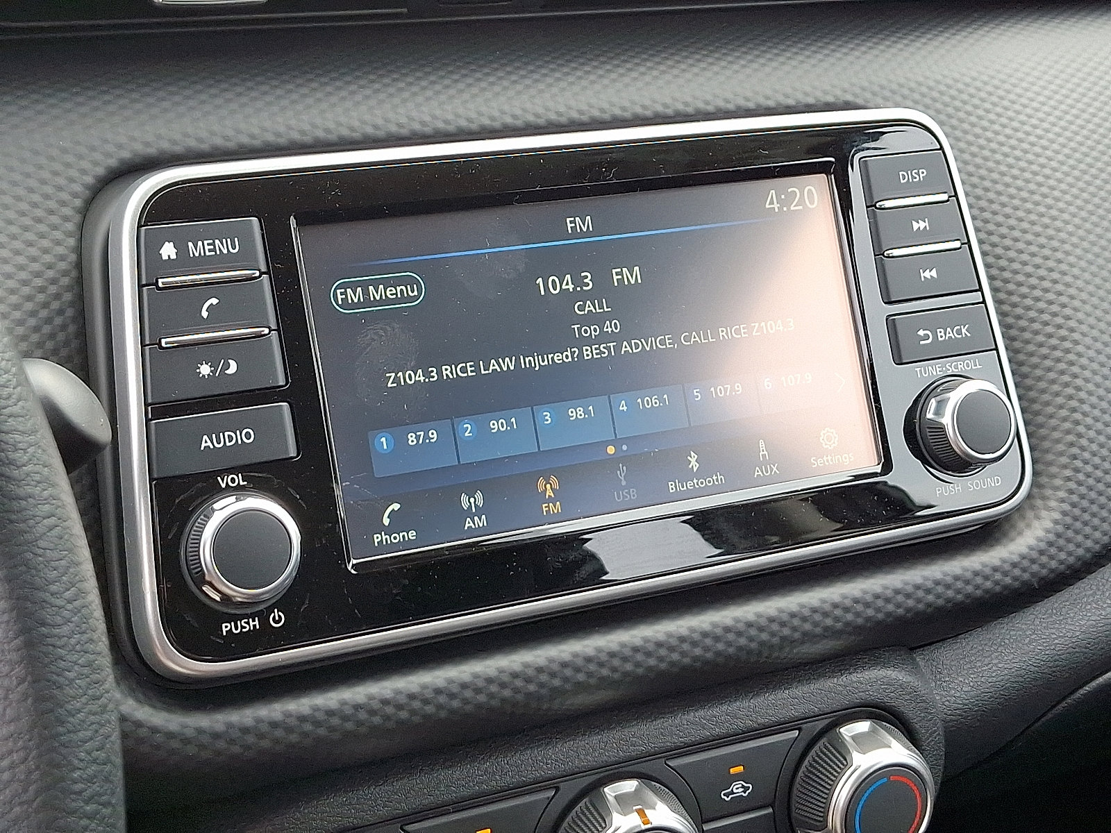 2025 Nissan Kicks Play S photo 11