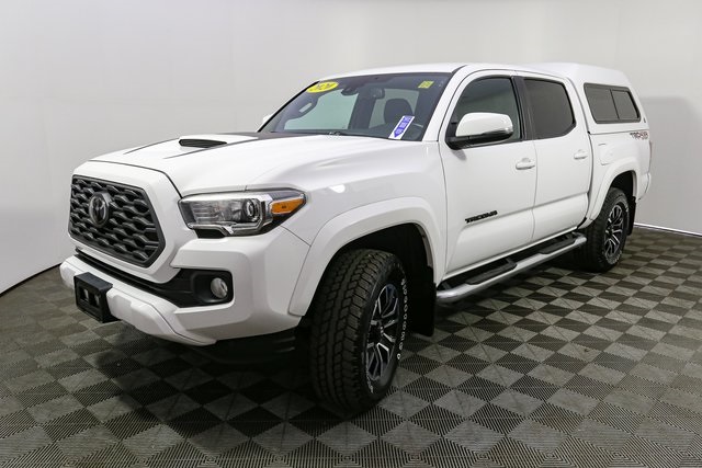2020 Toyota Tacoma TRD Sport photo 4