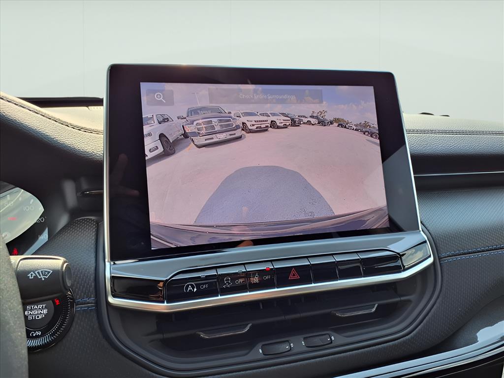 2026 Jeep Compass Latitude Altitude photo 8