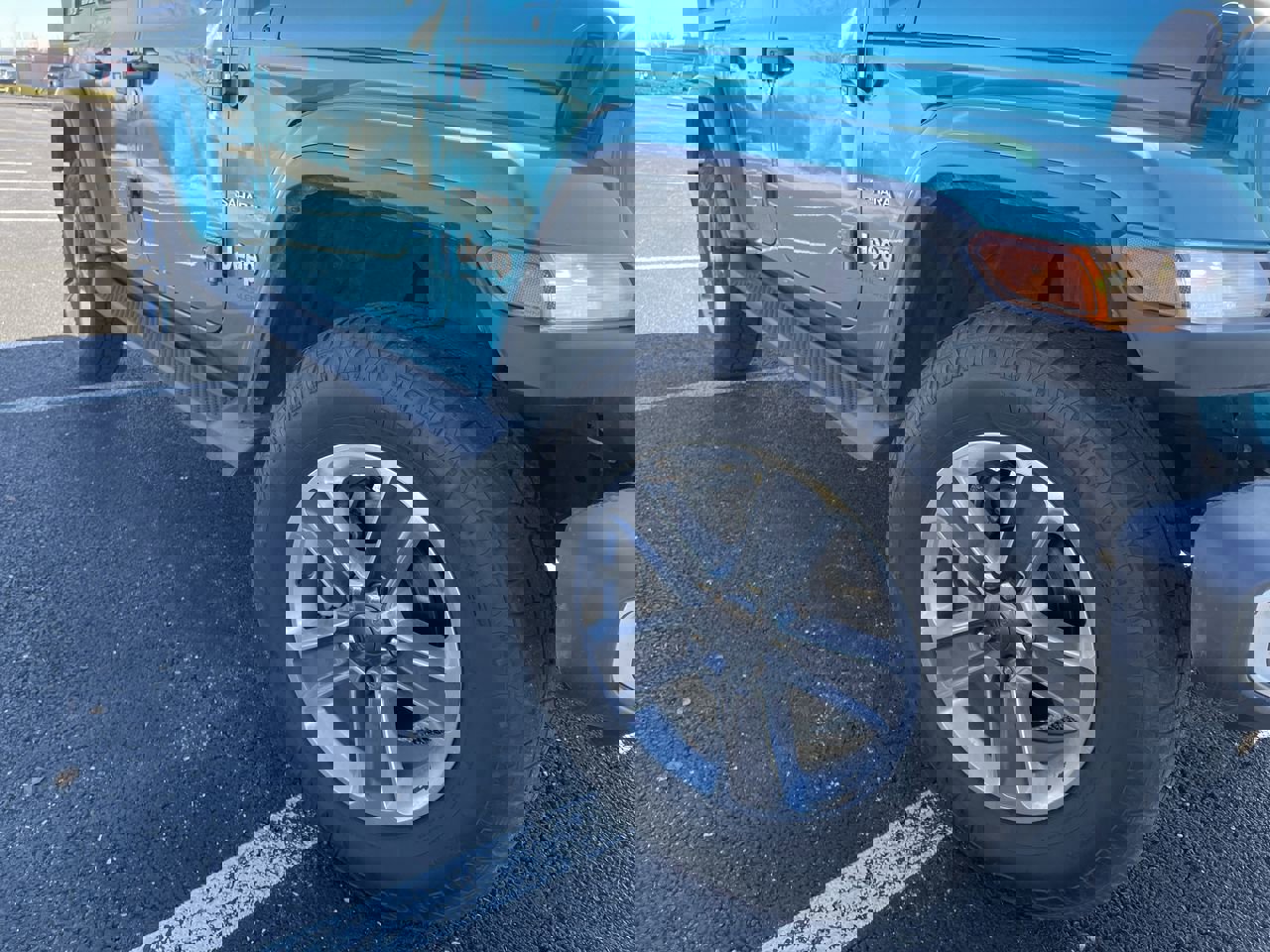 Used 2019 Jeep Wrangler Unlimited Sahara with VIN 1C4HJXEN0KW688370 for sale in Kansas City