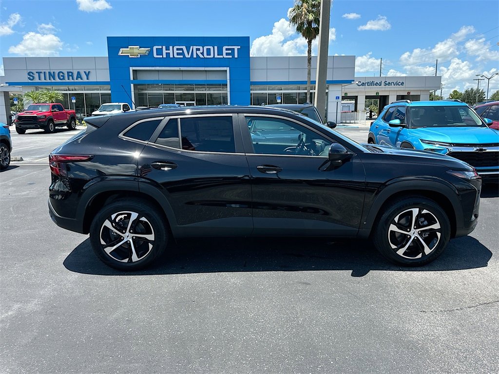 2025 Chevrolet Trax photo 3