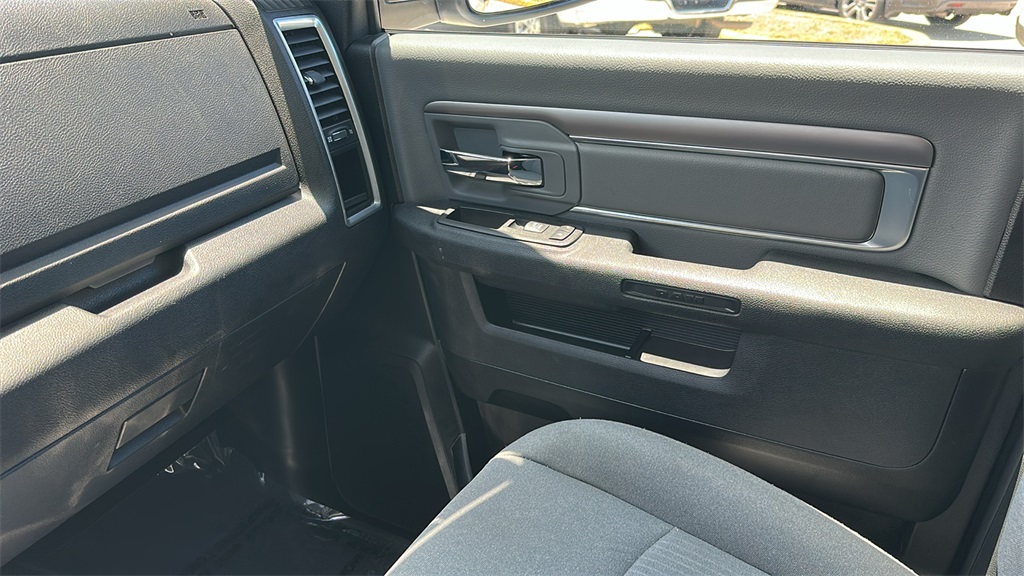 2024 Ram 1500 Classic SLT photo 25