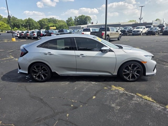 2018 Honda Civic Sport Touring photo 4