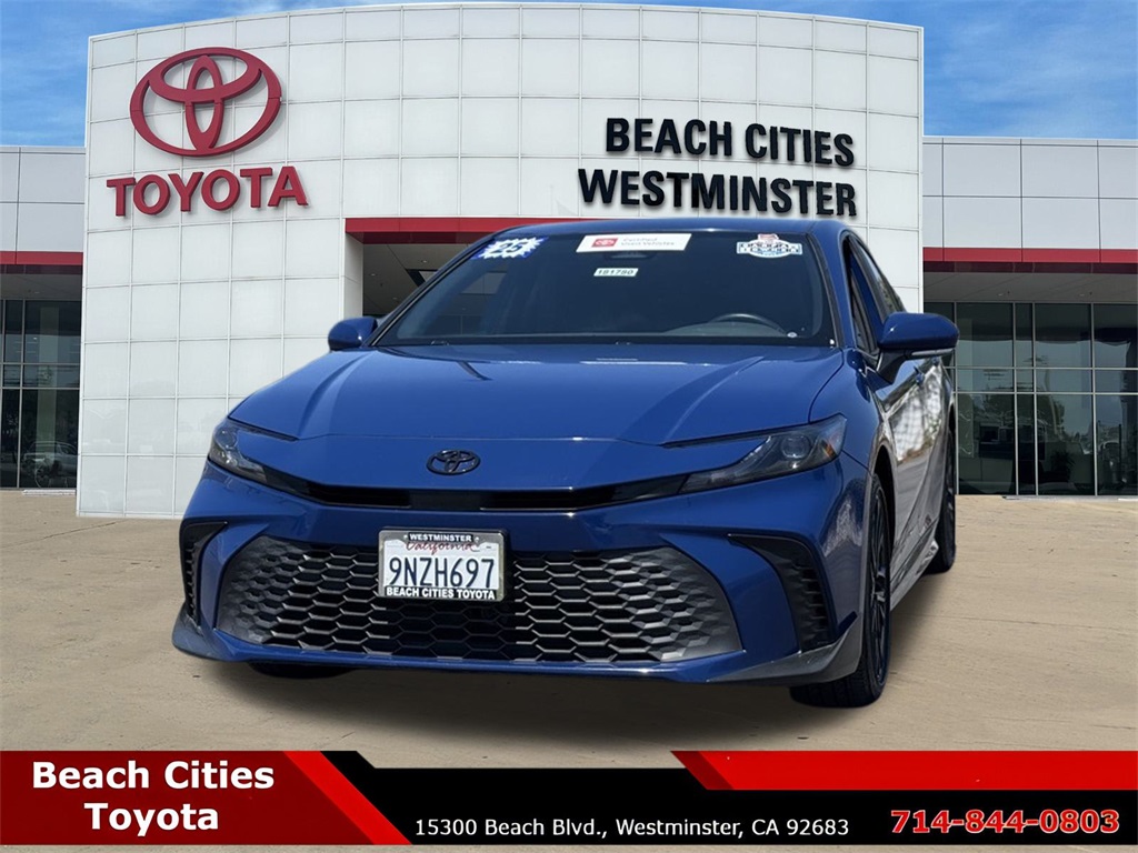 2025 Toyota Camry SE photo 4