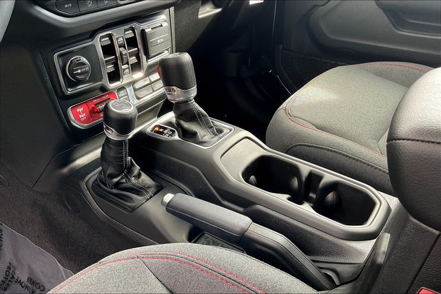 2025 Jeep Wrangler Rubicon photo 8
