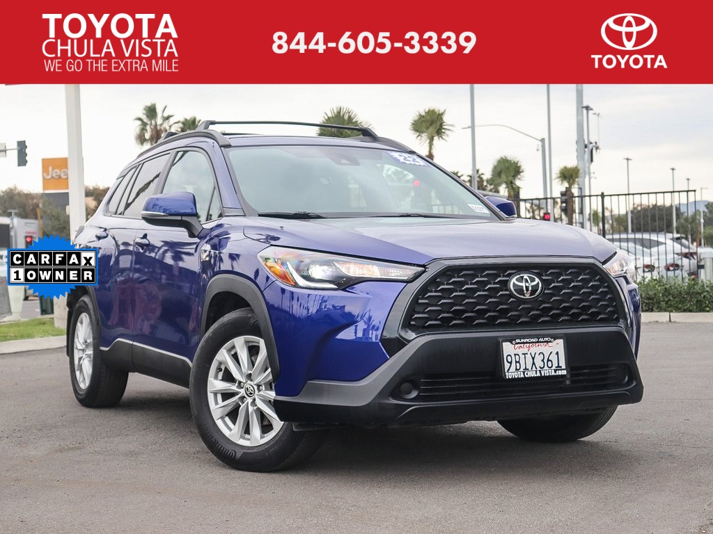 2022 Toyota Corolla Cross LE's photo