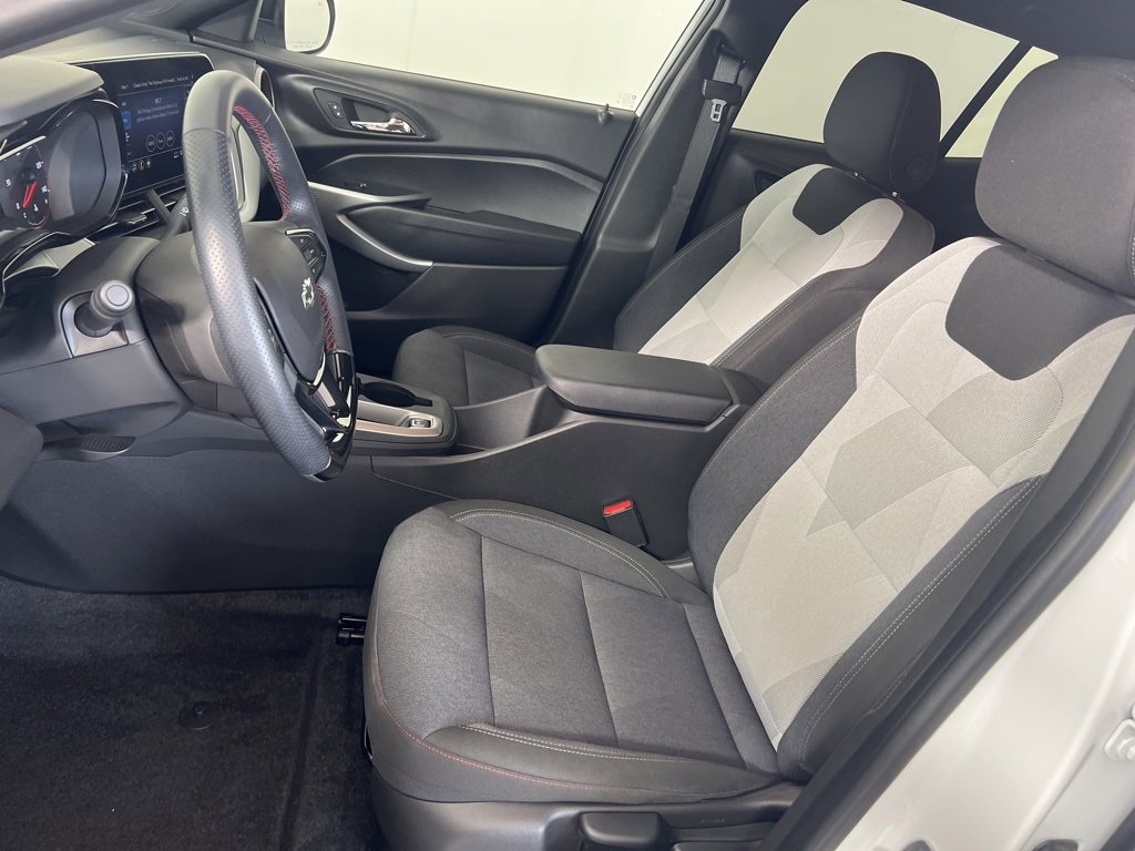 2025 Chevrolet Trax photo 3