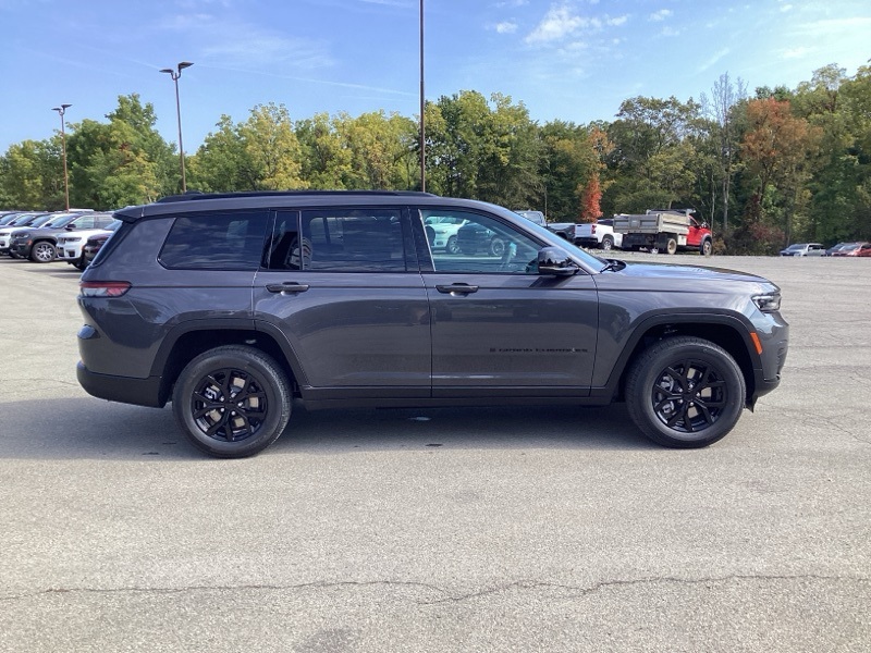 2025 Jeep Grand Cherokee Altitude X photo 3