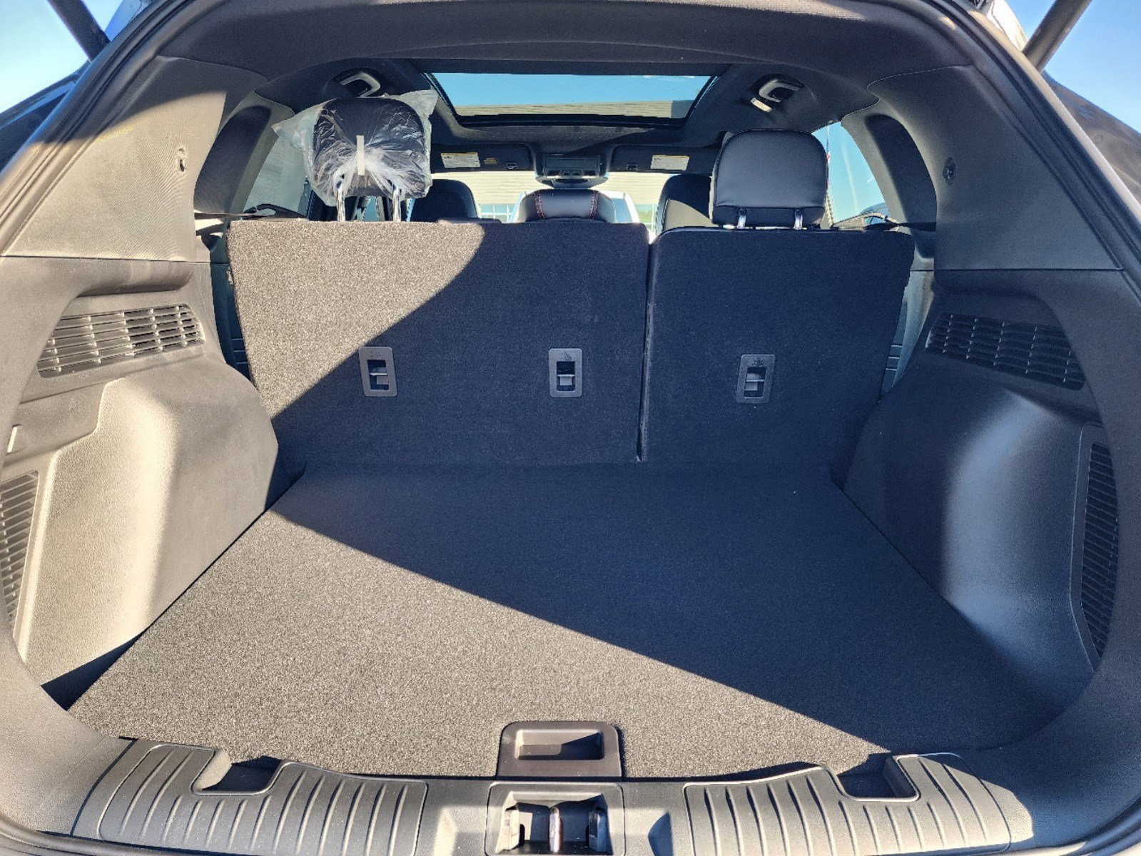 2025 Ford Escape ST-Line photo 2