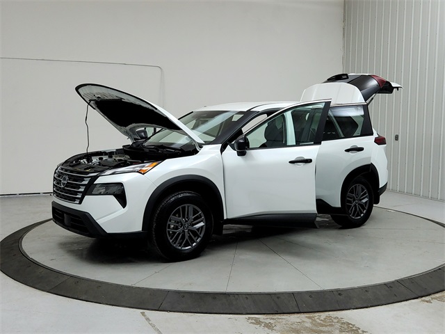 2025 Nissan Rogue S photo 11