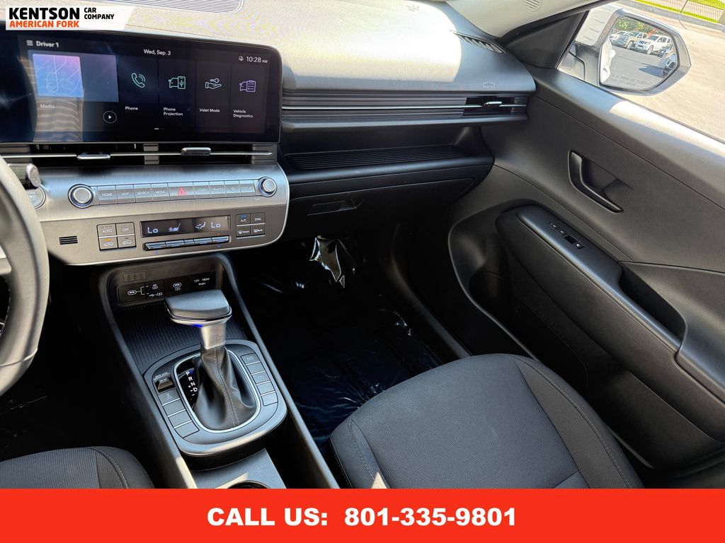 2025 Hyundai Kona SEL photo 23