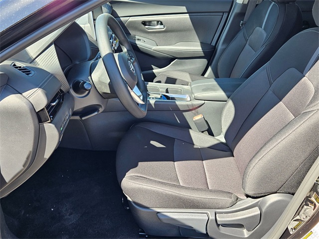2025 Nissan Sentra SV photo 3