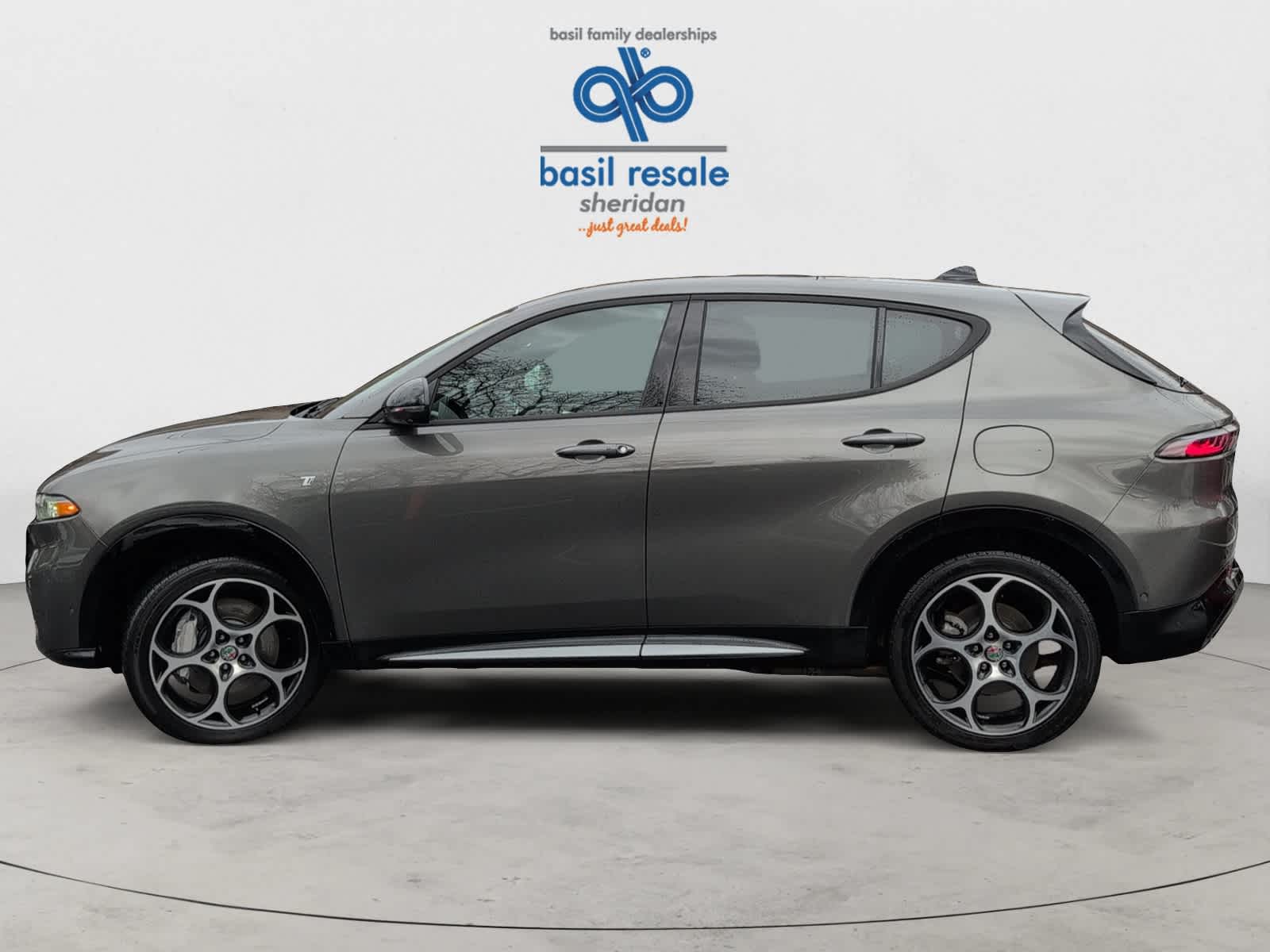 2024 Alfa Romeo Tonale Ti photo 3