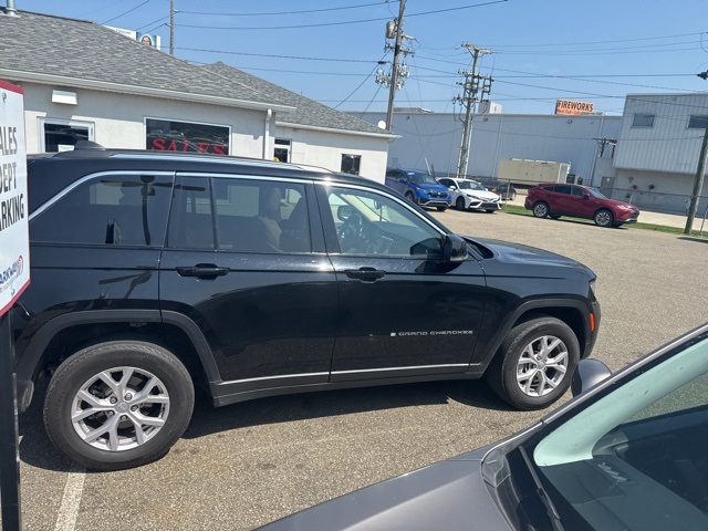 2022 Jeep Grand Cherokee Limited photo 3