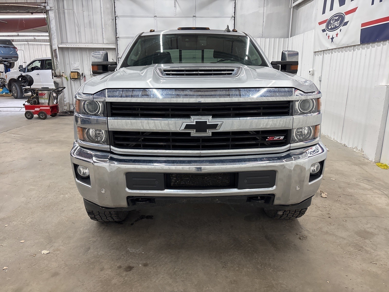 2017 Chevrolet Silverado 2500HD LTZ photo 3