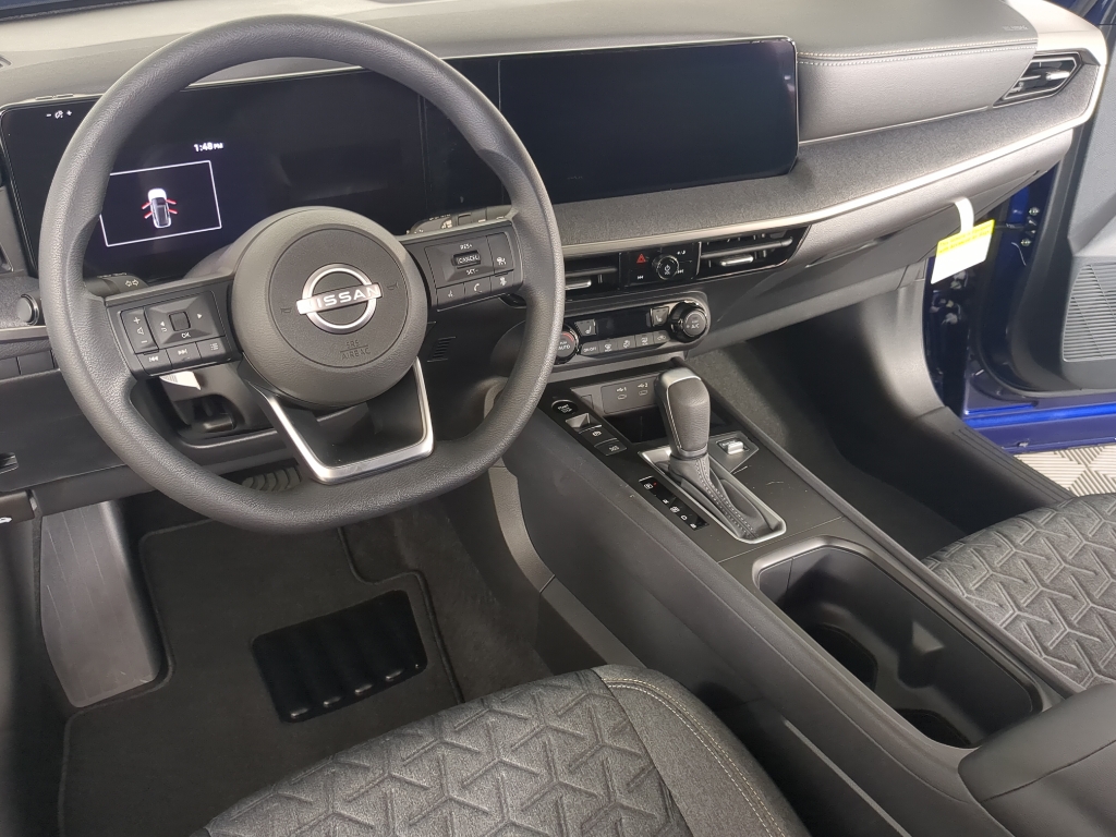 2026 Nissan Kicks SV photo 17