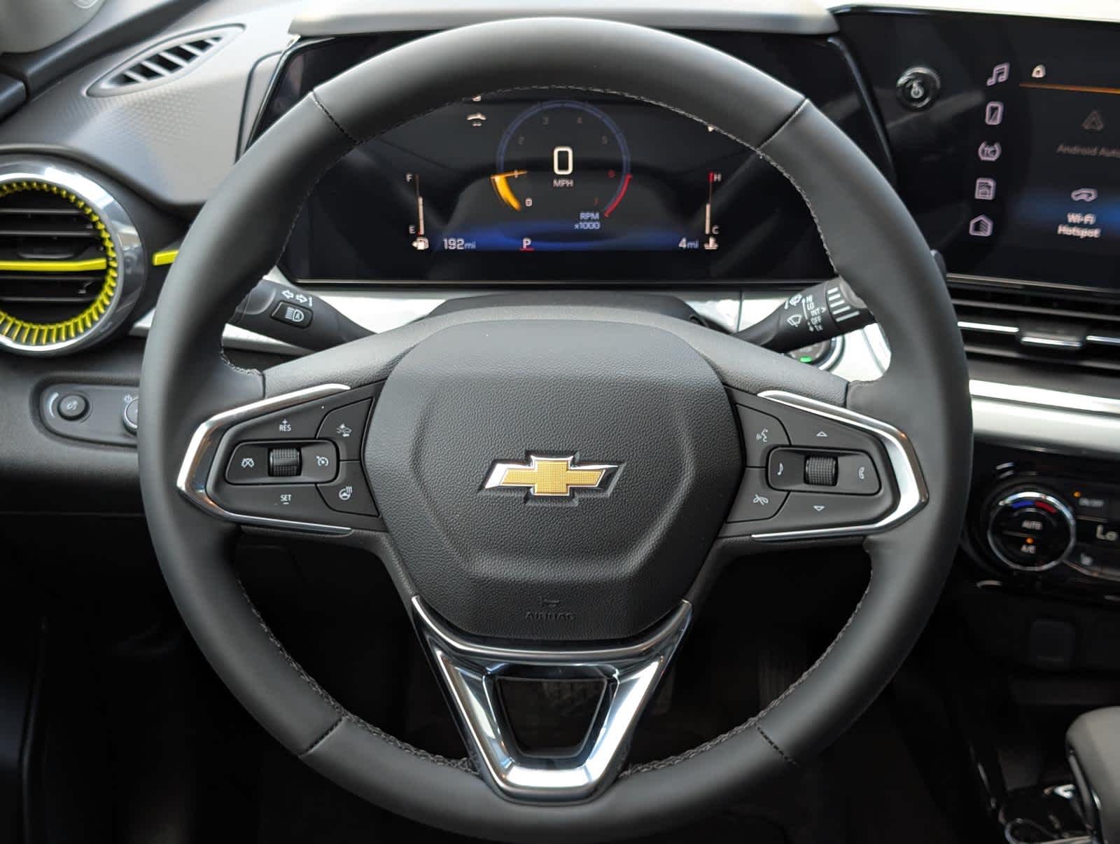 2025 Chevrolet Trax LT photo 18