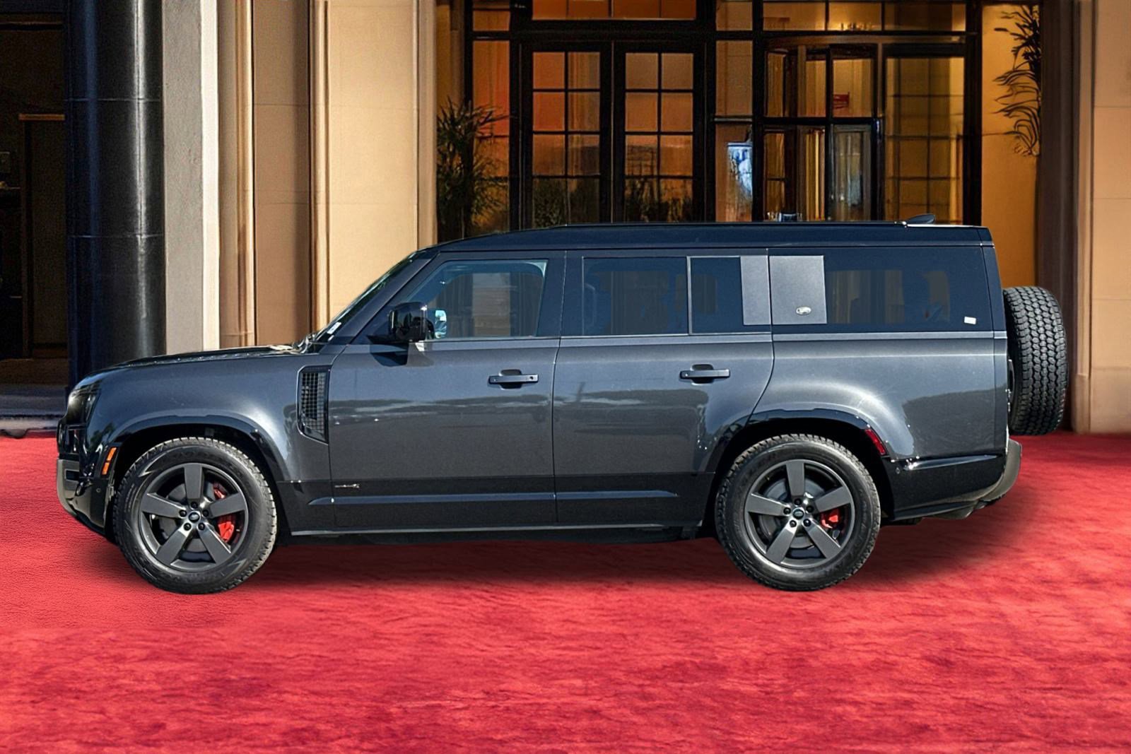 2023 Land Rover Defender 130 X photo 2