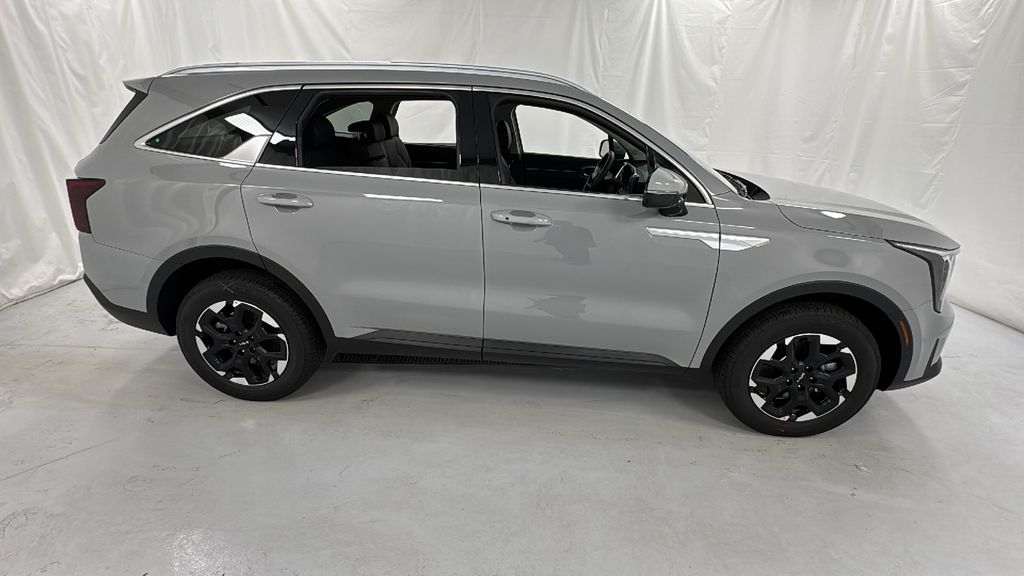 2026 Kia Sorento S photo 2