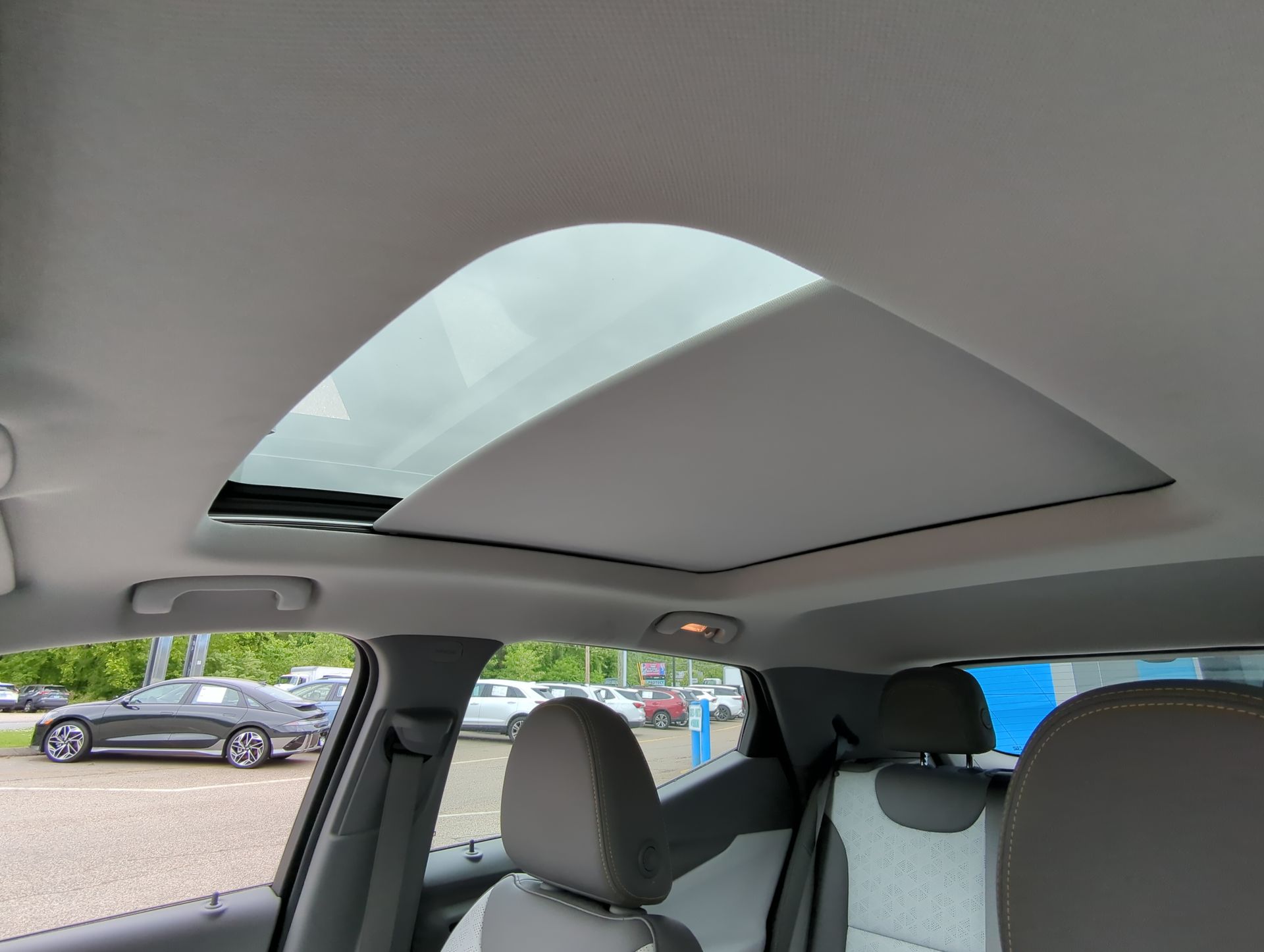 2022 Chevrolet Bolt EUV Premier photo 19