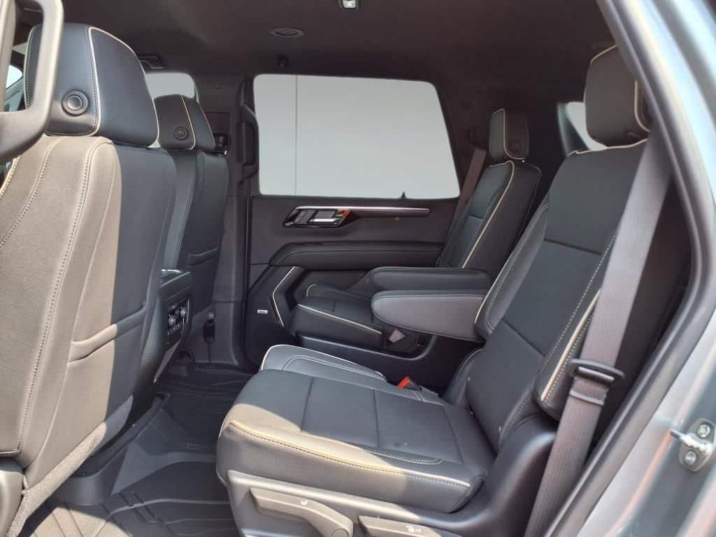 2025 Chevrolet Tahoe Premier photo 11