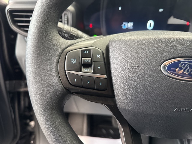 2025 Ford Explorer photo 14