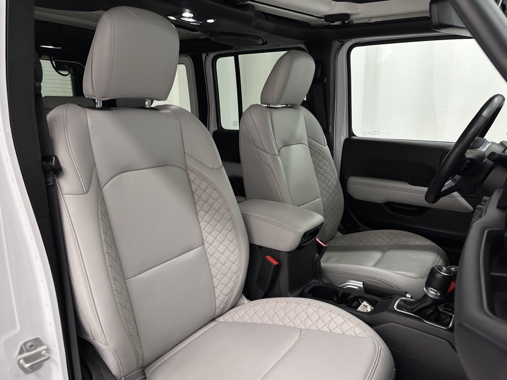 2022 Jeep Wrangler Unlimited Sahara High Altitude 4xe photo 18