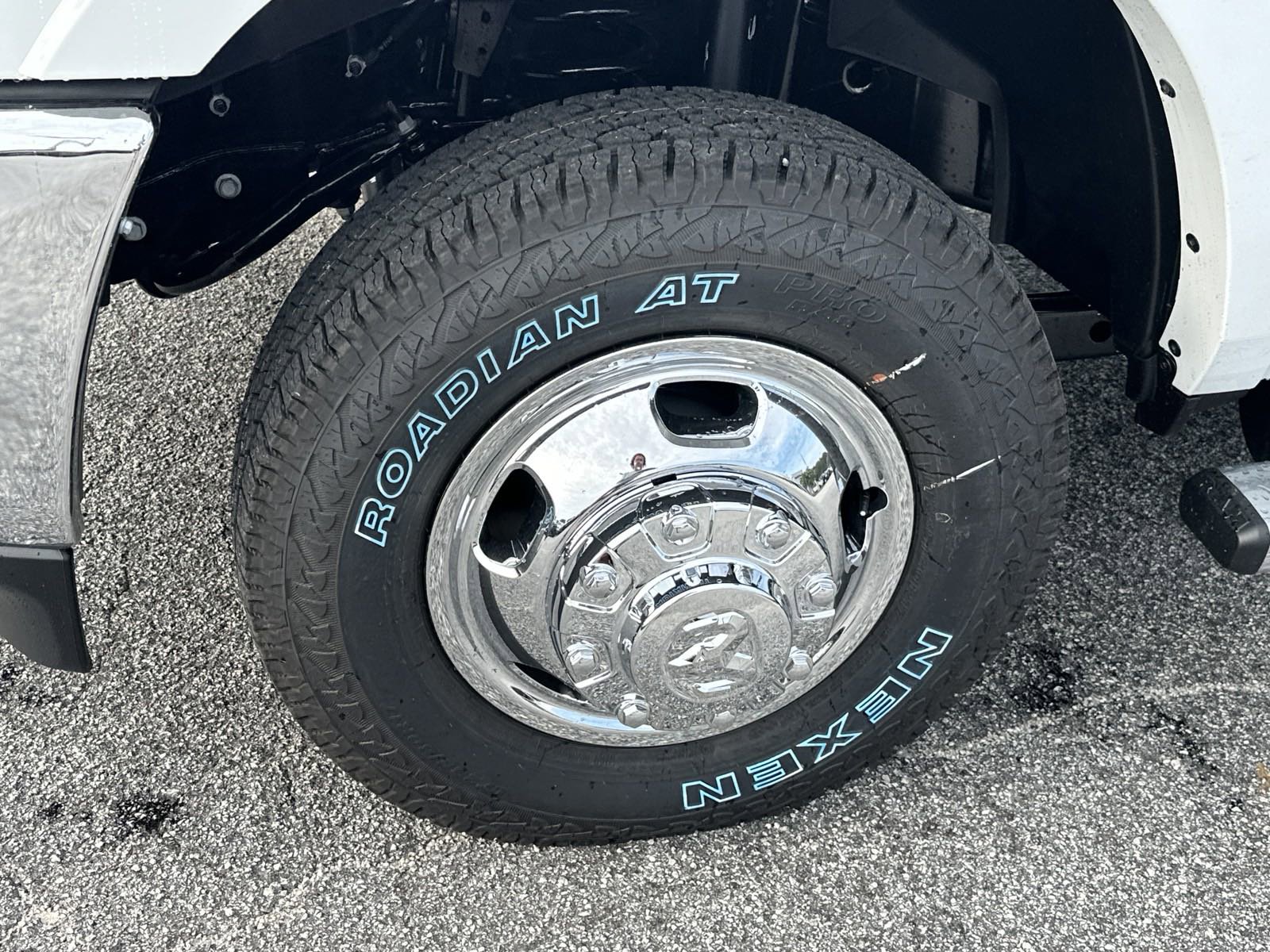 2024 Ram 3500 SLT photo 12