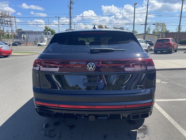 2026 Volkswagen Atlas Cross Sport SEL R-Line photo 7