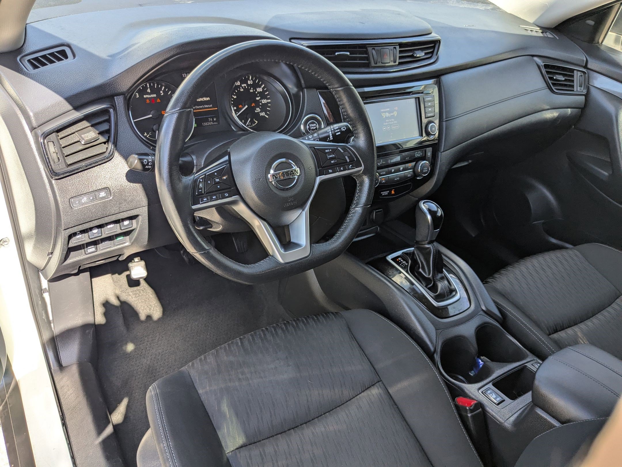 2020 Nissan Rogue SV photo 12