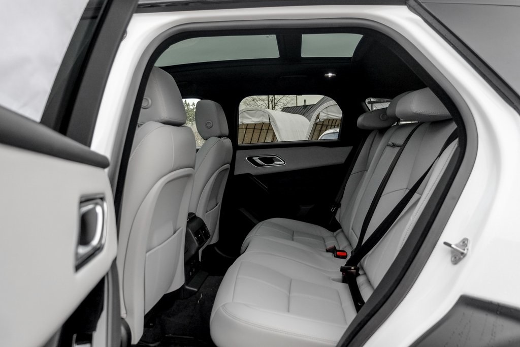 2026 Land Rover Range Rover Velar SE photo 14