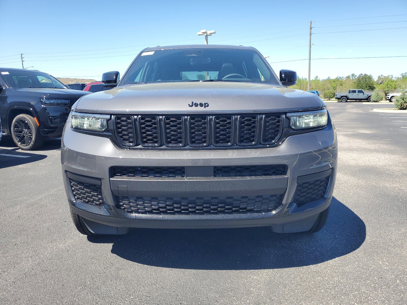 2025 Jeep Grand Cherokee Altitude X photo 2