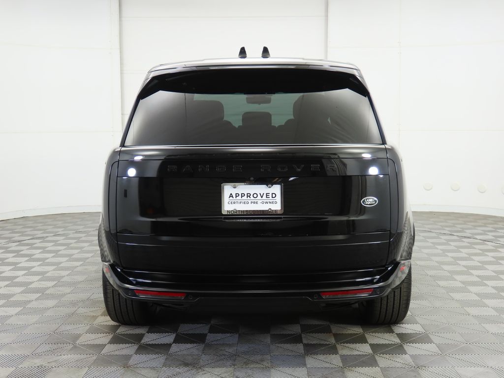 2023 Land Rover Range Rover SE photo 3