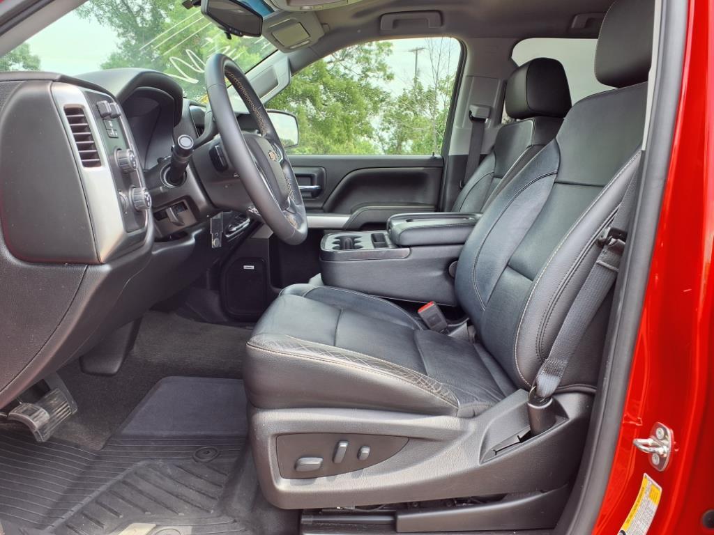 2018 Chevrolet Silverado 1500 LT photo 3