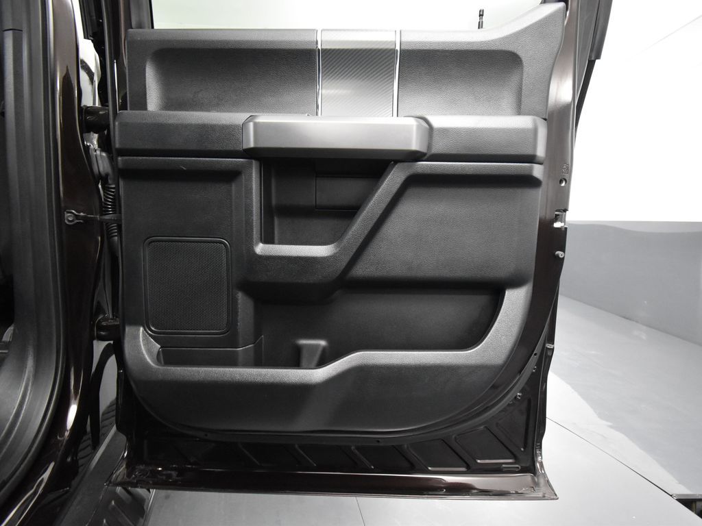 2018 Ford F-150 XLT FX4 photo 32