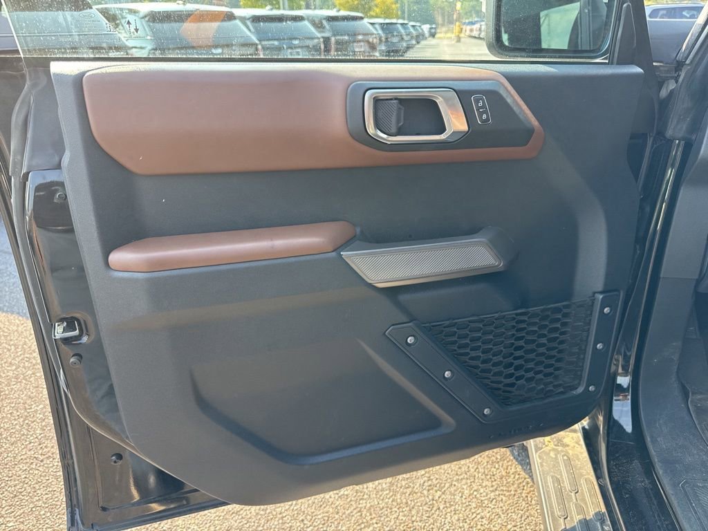 2022 Ford Bronco Outer Banks photo 13