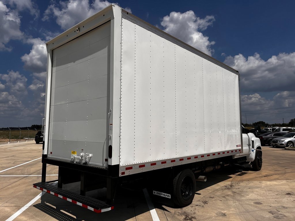 2024 Chevrolet Silverado 5500HD Work Truck photo 4