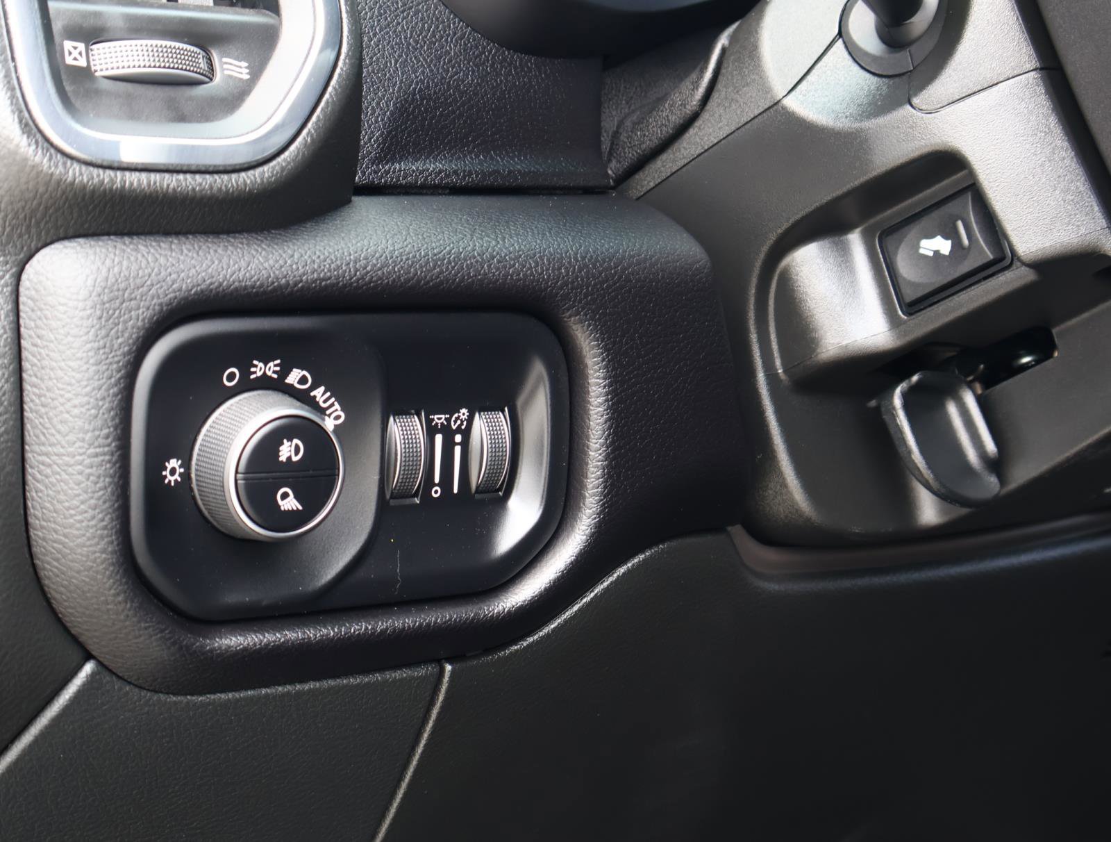 2024 Ram 3500 Laramie photo 22